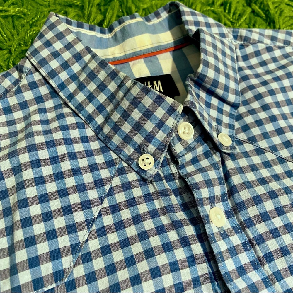 💦H&M Classic Blues Plaid Button up Shirt!